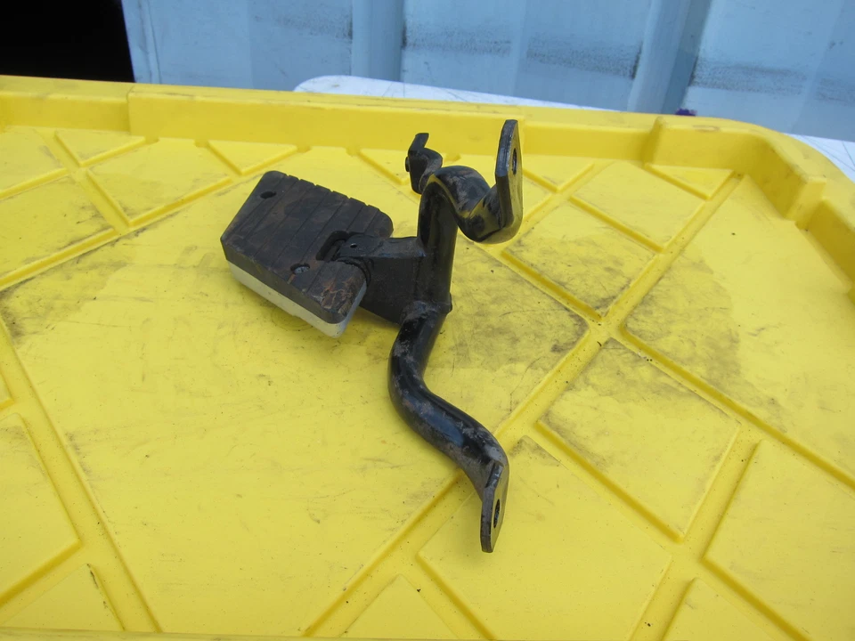 2005 KYMCO Grand Vista 250 OEM FOOT REST PEG STEP - Image 3 of 4