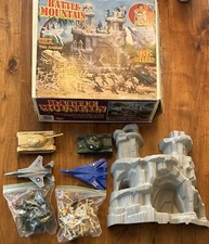 Tim Mee Toy #5740 Battle Mountain Jets Playset  Tank & Soldiers