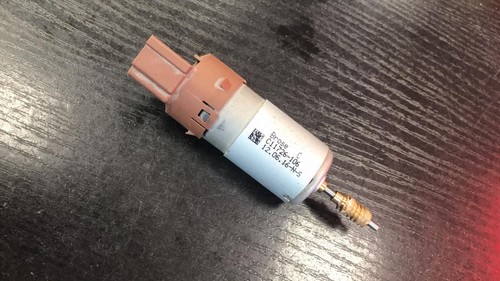 BMW X5 (F15) Sitz Fahrerseite elektrisch Verstellmotor C11726-106