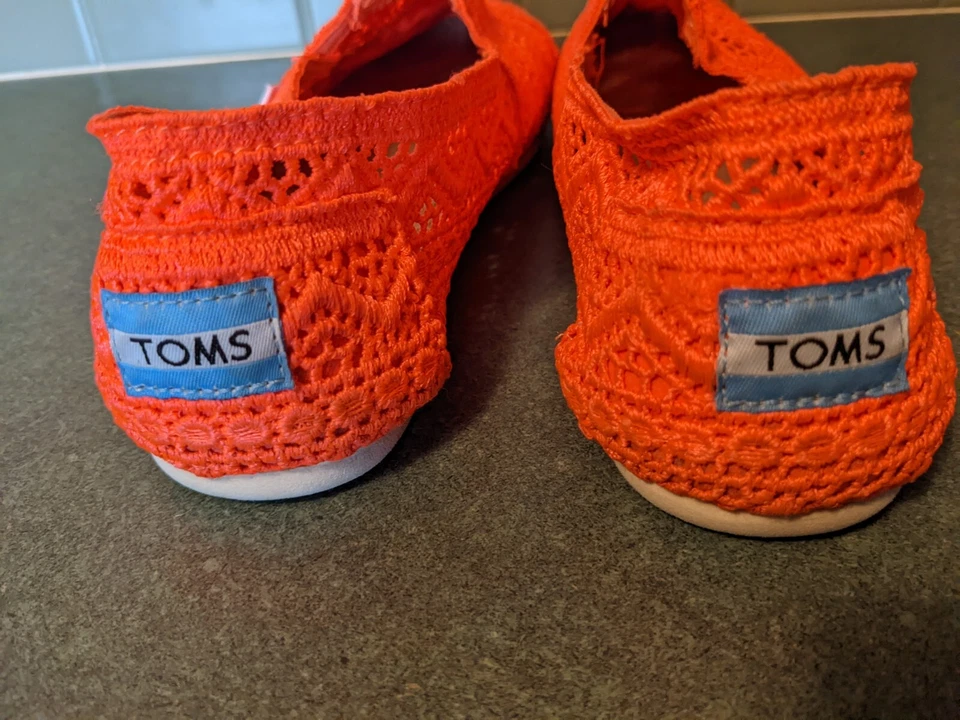 Toms Mujer Sin Cordones en Lona Planos Talla 6.5 Clásicos Neón Coral Crochet   Foto 4 de 4