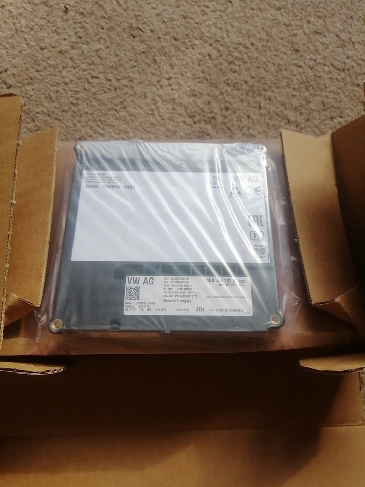 Porsche 992 Control Unit Notrufmodul Communication Control C0218 NEW ORIGINAL  - Image 2 of 4