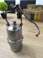 Antica lampada a carburo da minatore