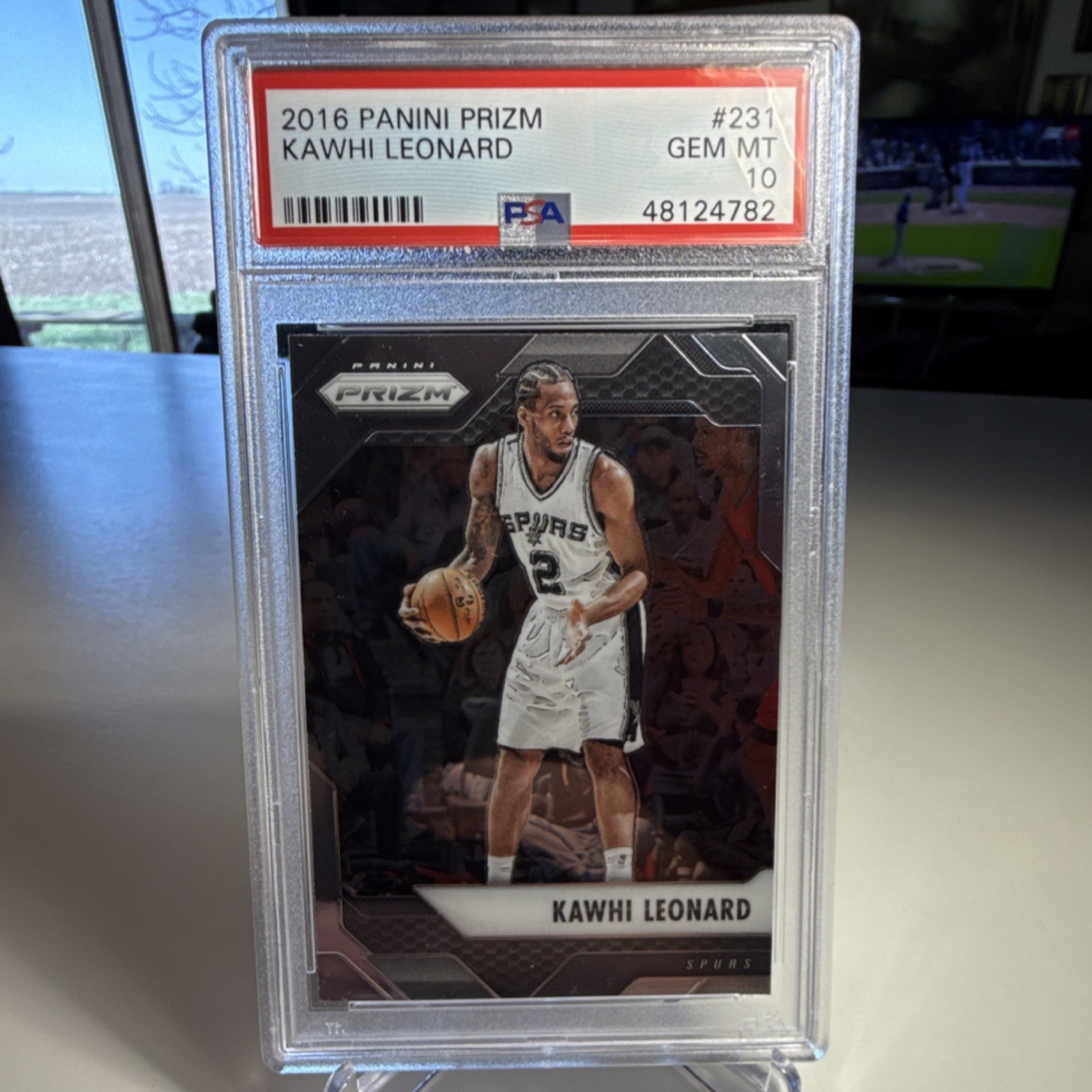 Panini 2016-17 Prizm Kawhi Leonard #231 PSA 10 San Antonio Spurs