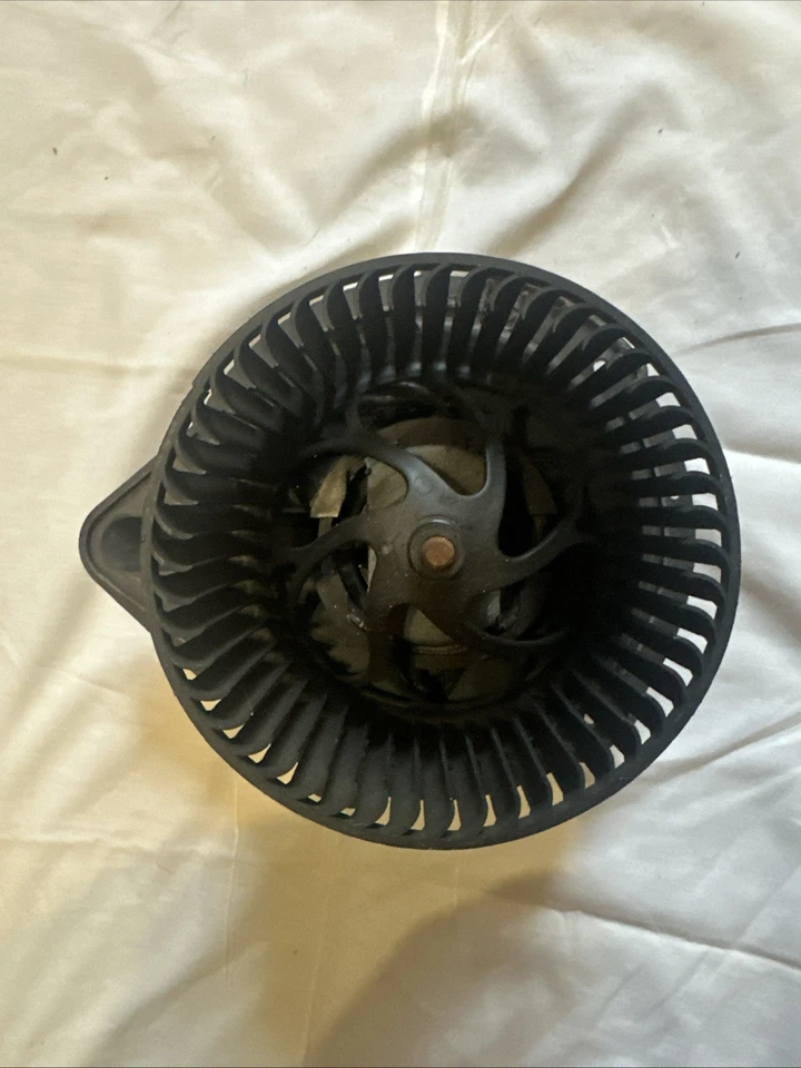 8D2820021 652359D Conjunto de soplador de calefacción para Volkswagen Passat UK283605-5 Foto 4 de 4