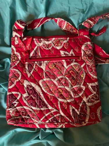 EUC Vera Bradley Red Paisley Crossbody 11 X 11 X 2 Adj. Strap - Picture 4 of 7