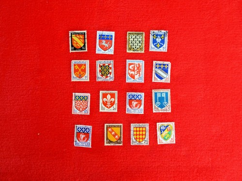 BRIEFMARKEN FRANKREICH SCHILDE / MÄNTEL OGF ARME 16 VERSCHIEDENE BRIEFMARKEN GEBRAUCHT
