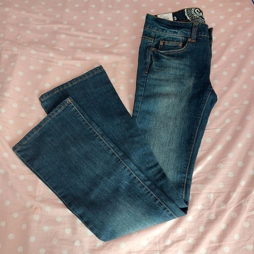 SO dunkel getönte Boot Cut Jeans Junior Größe 3 neu mit Etikett 27W 32L - Bild 2 von 6