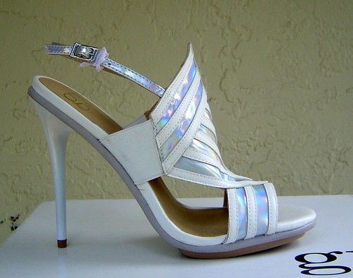 NUOVE DÉCOLLETÉ GWEN STEFANI IN PELLE BIANCO ARGENTO TAGLIA 8 $100 - Foto 4 di 4