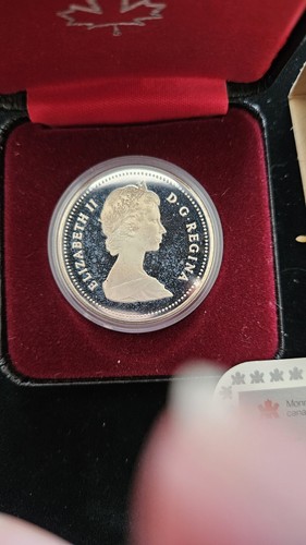 1986 Canadian Mint Silver Dollar Coin, Vancouver Train - Picture 2 of 3