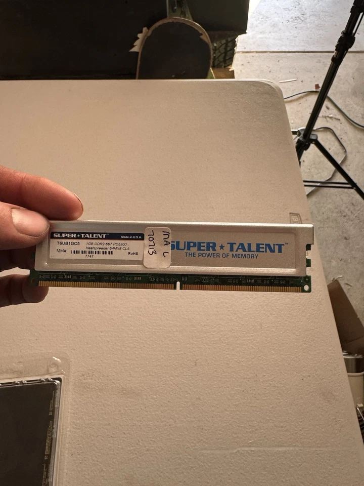 2 GB (1X2GB) Patriot G-Series PGS24G6400ELK 2GB DDR2 Desktop RAM Memory - Image 3 of 3