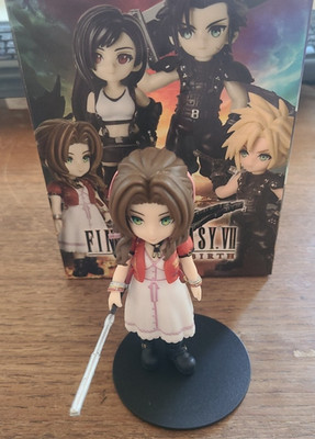 AERIS AERITH GAINSBOROUGH FINAL FANTASY VII 7 FIGUREN NEU MIT BOX 