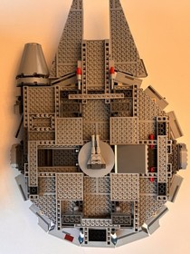 LEGO STAR WARS 7965 MILLENNIUM FALCON 99% COMPLETE WITH FIGURES NO INSTRUCTIONS