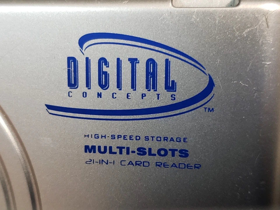 NEW Digital Concepts Multi Slots 21-in-1 Card Reader-CR-70m-High Speed Transfer - Image 2 of 4