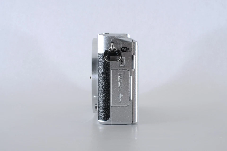 Nikon 1 J5 Lens Kit Mirrorless Digital Camera Body [Near Mint] Compact JPN - Imagen 4 de 4