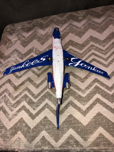 DANBURY AEREO SQUADRA NUOVO PRESSOFUSO NEW YORK YANKEES BOEING 727 - Foto 8 di 12