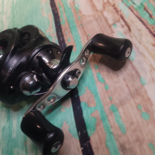 QUANTUM CODE 7.0:1 CD870CXB Baitcast REEL - Picture 2 of 11