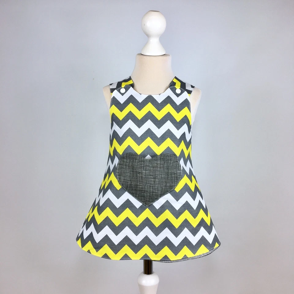 Handmade Reversible girl’s dress Yellow & Grey Zig Zag. Size: New Born - 9 Years - Image 2 of 4