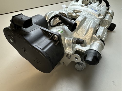 OEM BREMBO REAR BRAKE CALIPERS PAIR FOR IVECO DAILY VI MK6 2014-ON ELECTRIC - Picture 3 of 7
