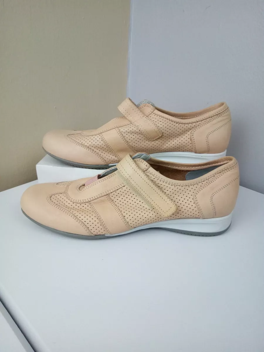 Pavers pink best sale shoes
