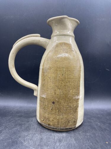 Pottery Jug Signed ESSIG Hand Thrown Milk Pitcher Pottery Jug by MARK ESSIG 10.5 - Picture 4 of 9