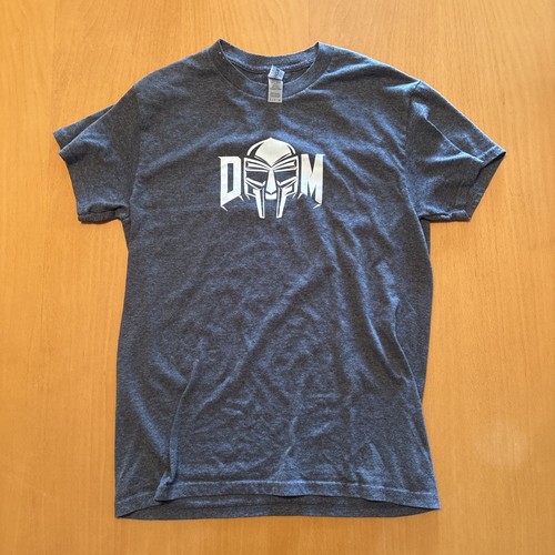 MF DOOM Metal-face Mask T-Shirt Gr. Small dunkelgrau Gildan Heavy Cotton blank