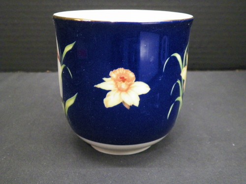 Anthropologie Lou Rota Nature Table Monogram Mug Letter “D” Daffodil - Picture 4 of 8