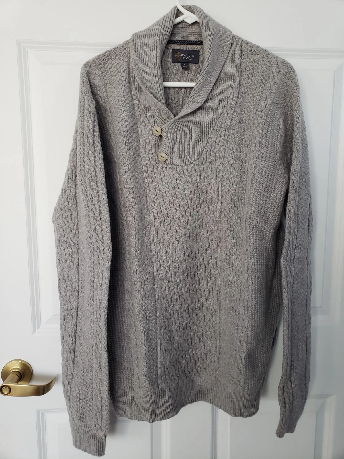 Wallin & Bros Wool Chunky Cable Knit Shawl Collar Gray Pullover Sweater Size XL
Opens in a new windo