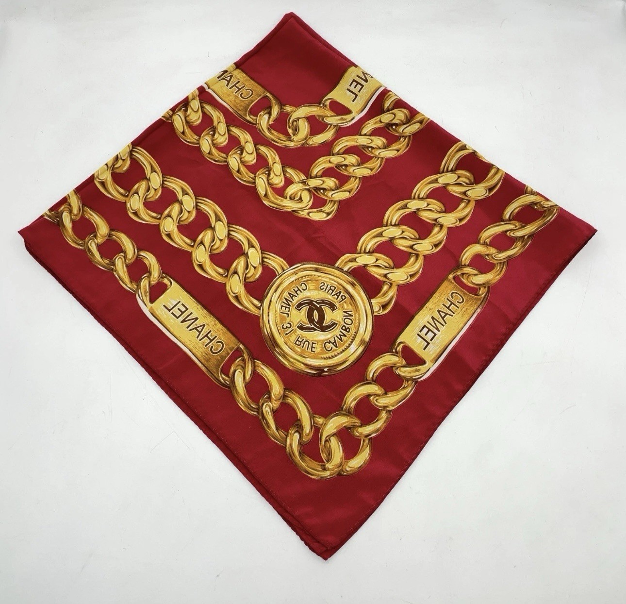AUTHENTIC CHANEL LARGE GOLD CHAINPATTERN SCARF - image 5