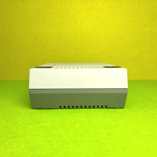 NINTENDO NES MINI CONSOLE ORIGINALE Con Cavi, Alimentatore e Controller PERFETTA - Imagen 3 de 12