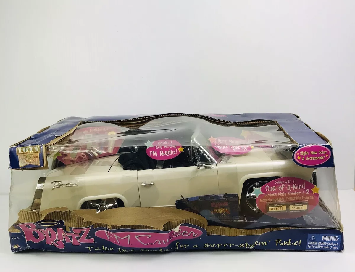 Bratz FM Cruiser ONE OF A KIND WHITE WITH FM RADIO DATED 2003 Worn Box