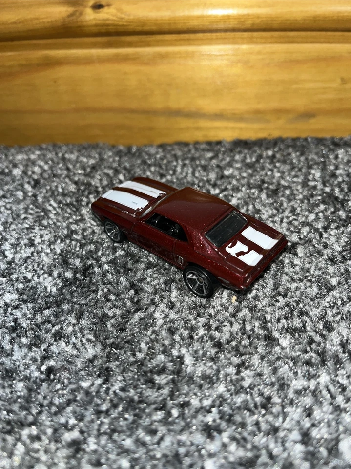 Usado Vintage Hot Wheels Camaro 69 Tiras Púrpura Coleccionistas 1/64 Foto 4 de 4