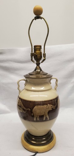 Elephant lamp made by Wildwood lamp co. ceramic Hand painted - Picture 5 of 11