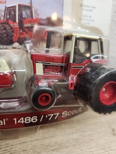 1/64 International 1486 Tractor With ’77 Scout Set #14630 - Picture 2 of 7