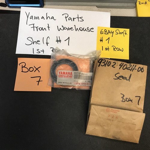 Yamaha GENUINO OEM 93102-40211-00 SELLO DE ACEITE NUEVO EN CAJA - Imagen 1 de 7