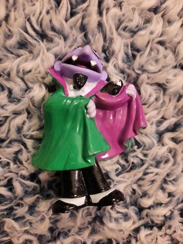 1997 Tyco PVC Figurine from Sesame Street Count Von Count Topper 3" Mini-Figure - Picture 2 of 4