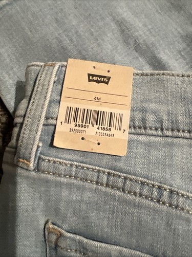 New Levis Classic Straight Fit Women's Jeans Size 4 Midrise Light Wash 392500071 - Picture 4 of 11