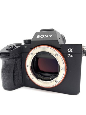 Sony Alpha a7 III ILCE-7M3  Mirrorless Camera Near Mint 7500 Shutter + Grip