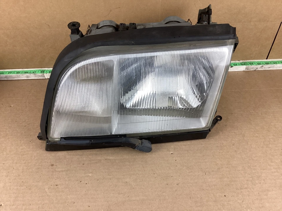 Farol dianteiro esquerdo do lado do motorista Mercedes-Benz 500SEL 1992-1993 1408206561 FABRICANTE DE EQUIPAMENTO ORIGINAL - Imagem 3 de 4