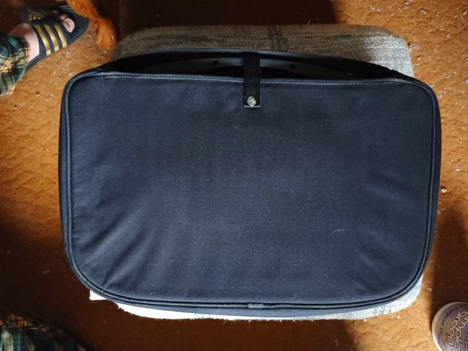 SKB GUITAR PEDAL BOARD With Soft Case And 6 Ports Excellent Condition  - Image 3 of 4