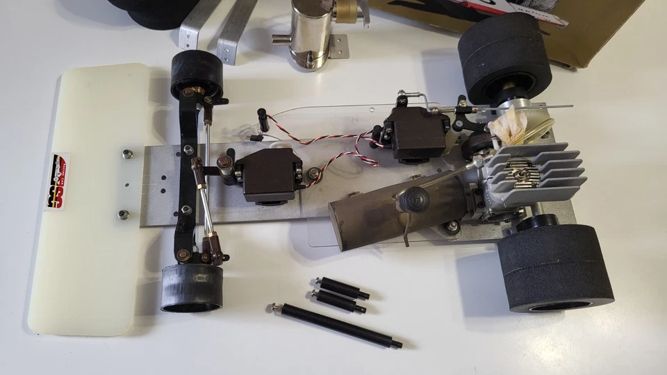 SG RACING CARS - EXPERT - 1/8 - SUPER TIGRE ENGINE - boxed RC VINTAGE - RARE! - Immagine 2 di 4