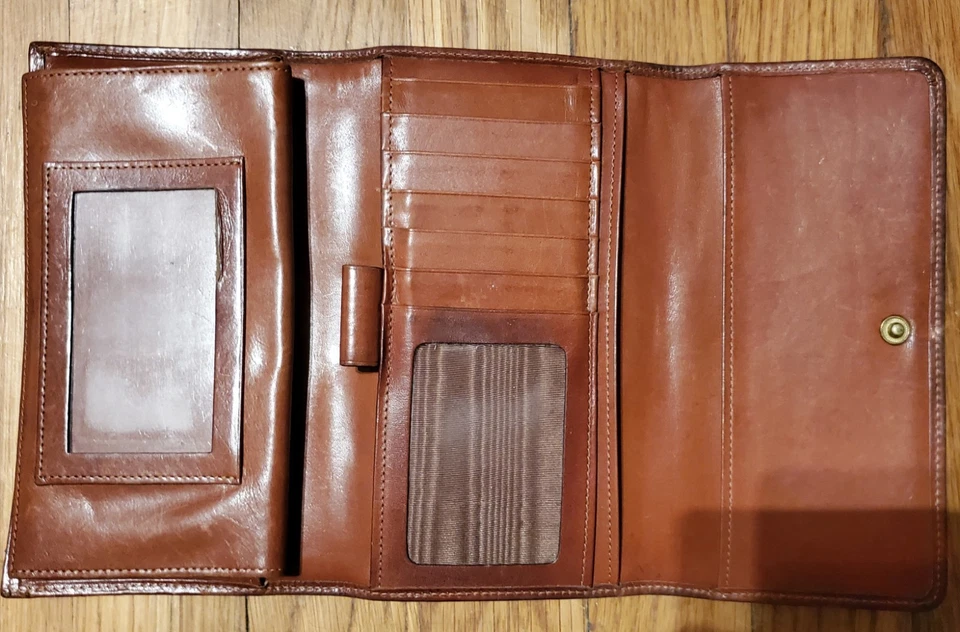 Billetera de identificación de monedas Dooney & Bourke de colección con chequera de crédito Foto 3 de 4