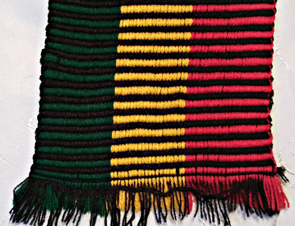 VINTAGE JAMAICA STYLE STRIPED RED GREEN YELLOW WOOL BLEND LONG MEN'S SCARF - Image 2 of 2