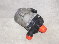 Pompe à eau BMW 550