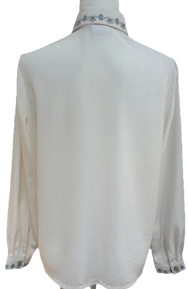 Koret Vintage Button Up Long Sleeve Embroidered Collar Cream Blouse Size 8 - Image 3 of 4