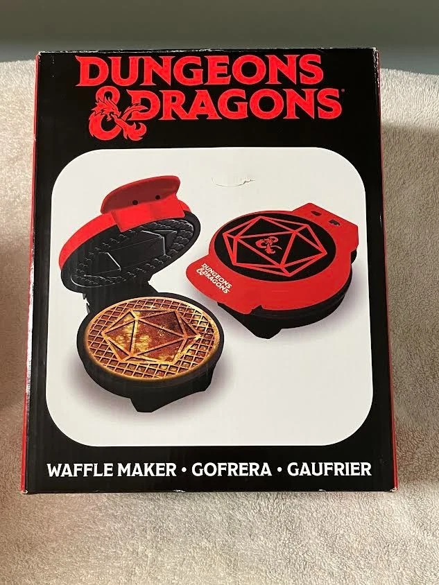 Dungeons & Dragons Waffle Maker 20 Sided Die Imprint-Gift for D & D Fans-NIB