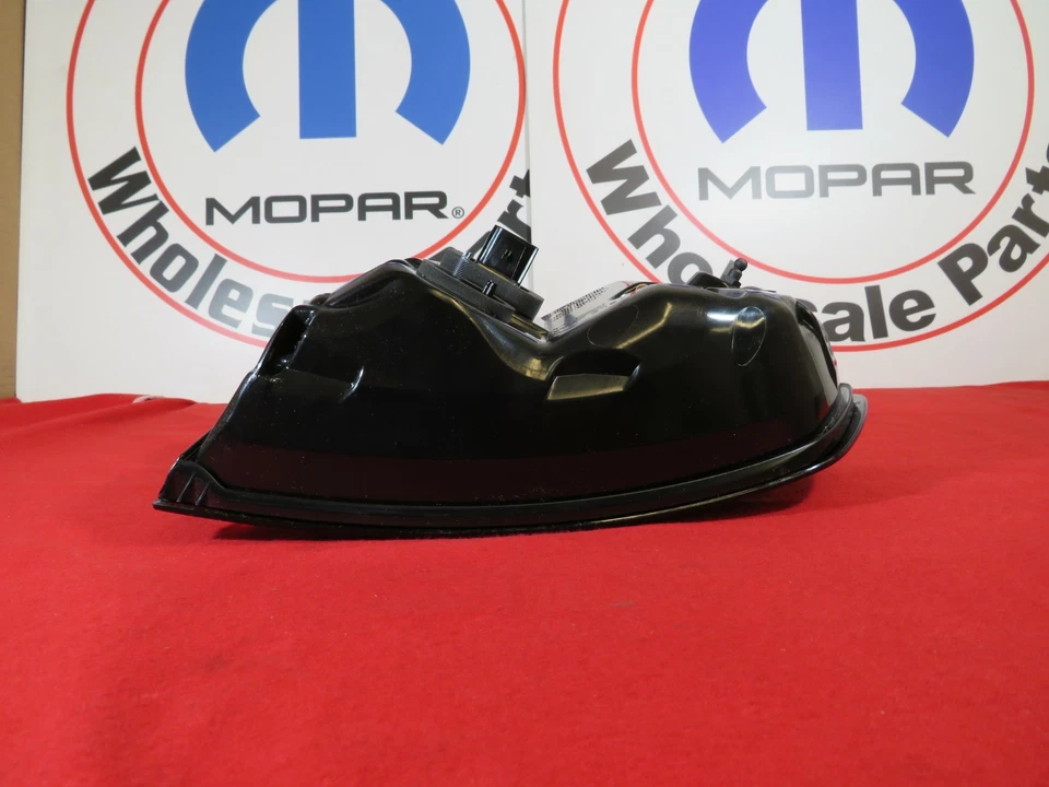 Lámpara trasera lateral derecha Dodge Charger NUEVA OEM MOPAR Foto 4 de 4