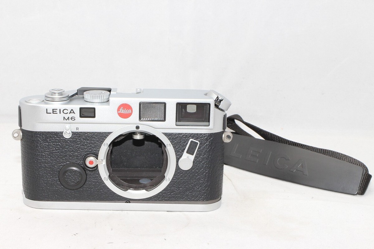 Leica M6 Non TTL 0.72 Silver Rangefinder 35mm Film Camera Leica M6 Non TTL 0.72 Silver Rangefinder 35mm Film Camera