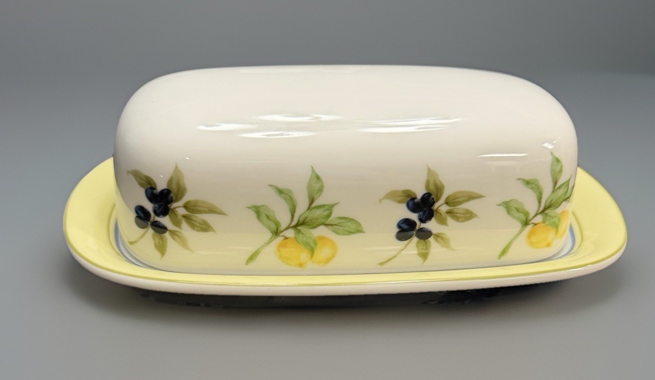 Royal Doulton CARMINA TC1277 Covered Butter Dish; Mint Condi
