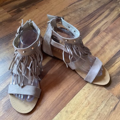 Bella Marie Size 8 Fringed Tan Gold Studded Faux Suede Sandals