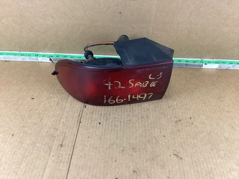 Luz trasera montada en panel cuarto lado conductor izquierdo Mercury Sable 1992-1995 OEM Foto 4 de 4